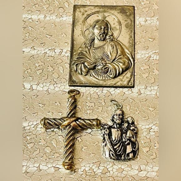 Lot Of 3 VTG St Joseph Pendant Icon Jesus Joseph Medal Crusifix Cross Catholic 7 - Picture 1 of 5